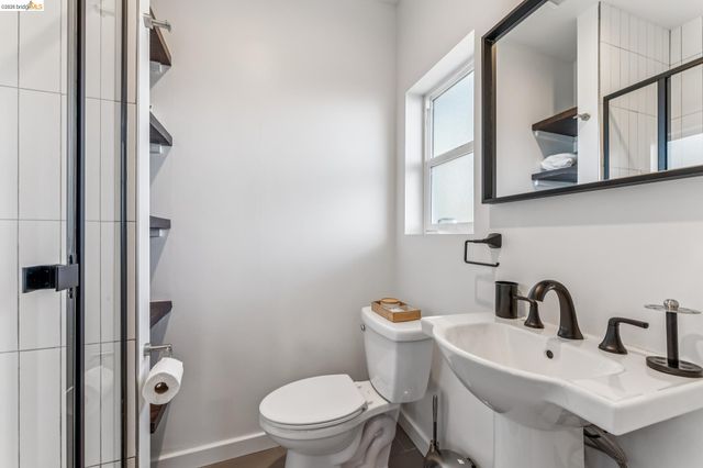 2832 Monticello Ave, Oakland, CA 94619