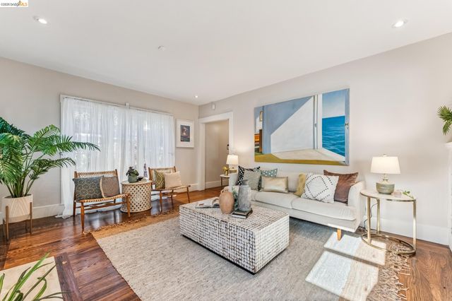 2832 Monticello Ave, Oakland, CA 94619