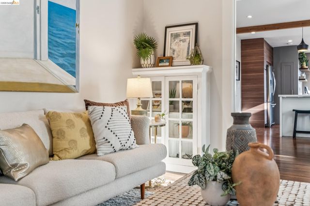 2832 Monticello Ave, Oakland, CA 94619