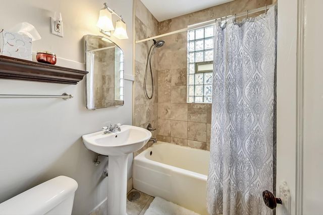 2646 Ewing Avenue 2, Evanston, IL 60201