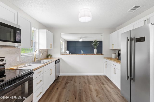 127 RAINBOW Drive, Florahome, FL 32140