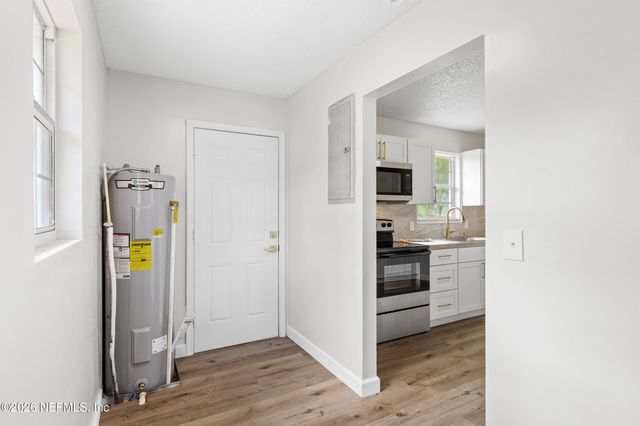 127 RAINBOW Drive, Florahome, FL 32140