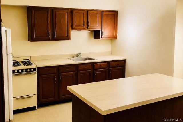 1915 Fowler Avenue, Bronx, NY 10462