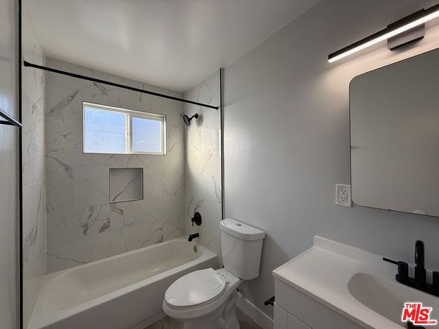 2650 S Barrington Avenue 4, Los Angeles, CA 90064