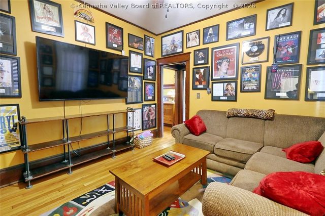1580 Quarrier Street, Charleston, WV 25311