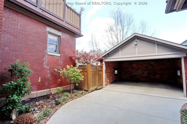 1580 Quarrier Street, Charleston, WV 25311