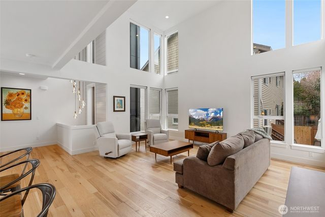 408 Aloha Street, Seattle, WA 98109