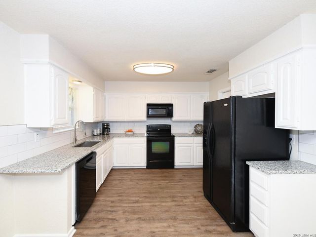 6907 Sunlight, Leon Valley, TX 78238