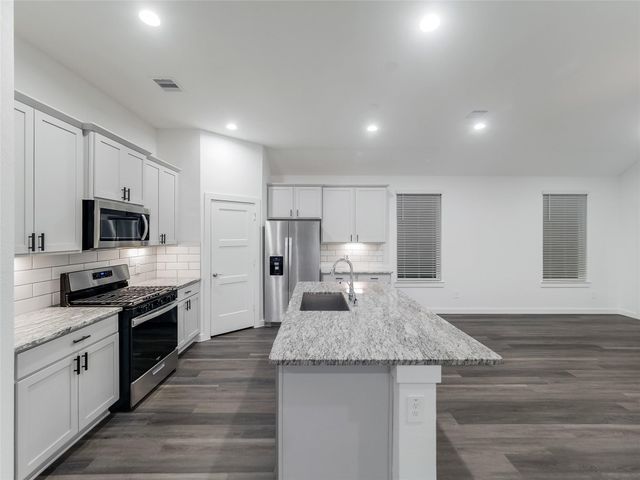 387 Westlake Terrace Drive, Conroe, TX 77304