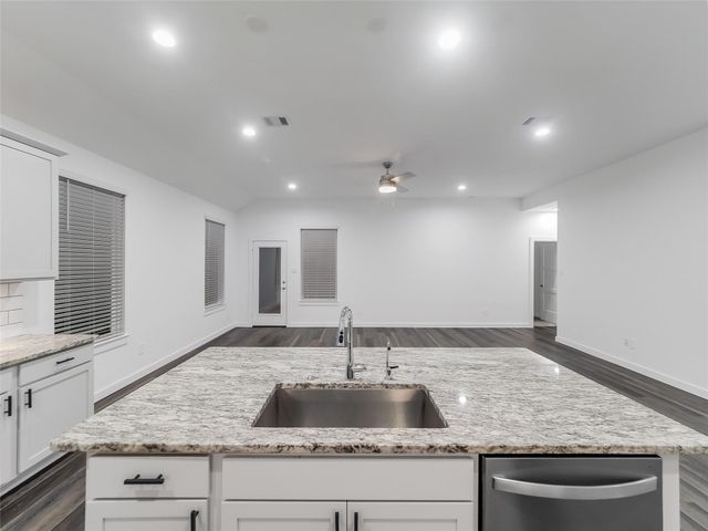 387 Westlake Terrace Drive, Conroe, TX 77304