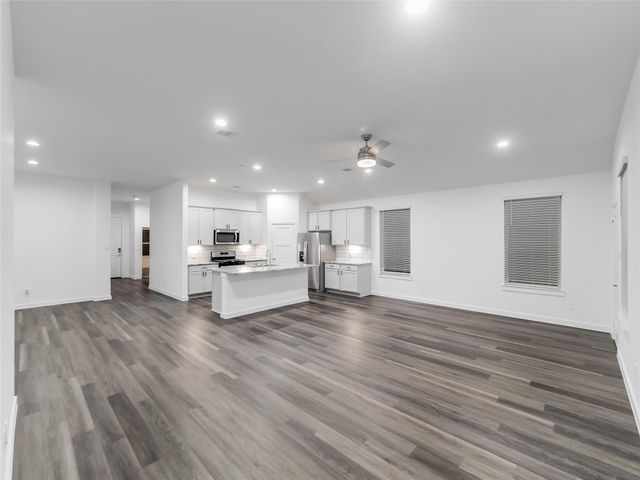 387 Westlake Terrace Drive, Conroe, TX 77304