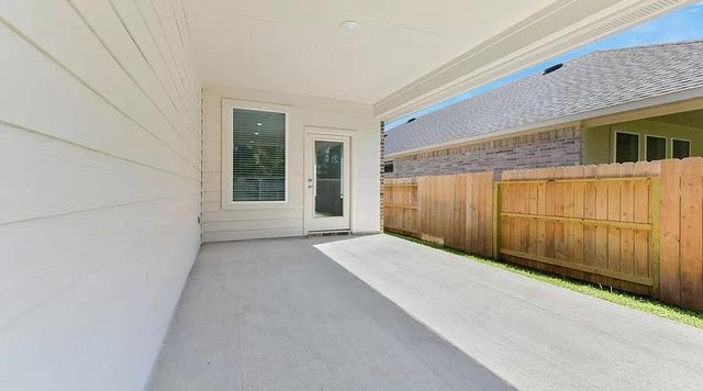 387 Westlake Terrace Drive, Conroe, TX 77304