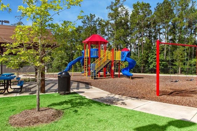 387 Westlake Terrace Drive, Conroe, TX 77304