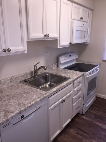 30 Cedar Blvd, Mt Lebanon, PA 15228