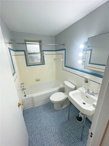 30 Cedar Blvd, Mt Lebanon, PA 15228