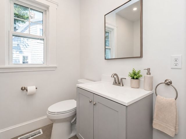 40 Grant Place, Waltham, MA 02451