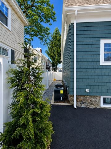 40 Grant Place, Waltham, MA 02451