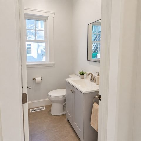 40 Grant Place, Waltham, MA 02451