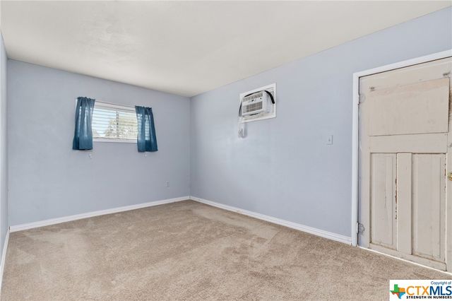 2080 Woodrow Center Road, Kingsbury, TX 78638