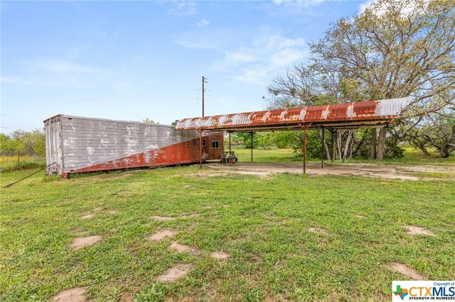 2080 Woodrow Center Road, Kingsbury, TX 78638