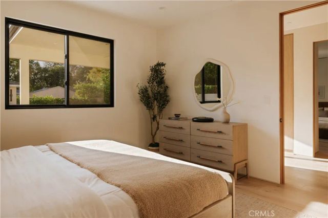 6035 Simpson Avenue, North Hollywood, CA 91606