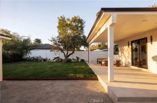 6035 Simpson Avenue, North Hollywood, CA 91606