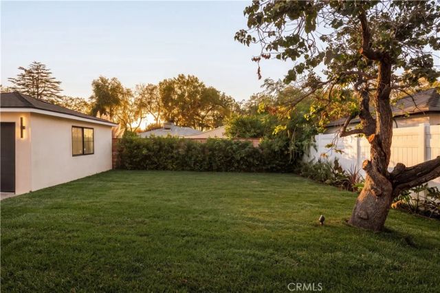 6035 Simpson Avenue, North Hollywood, CA 91606