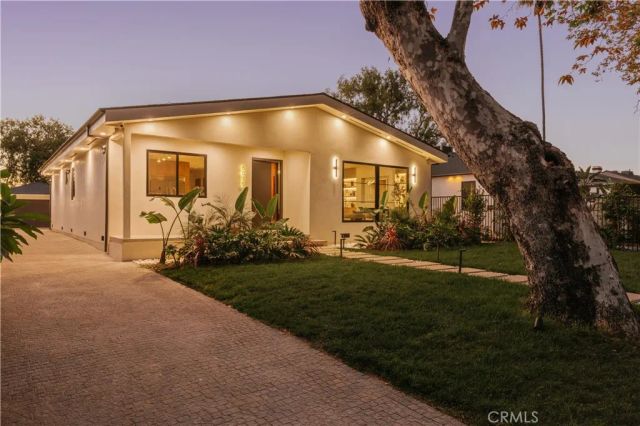 6035 Simpson Avenue, North Hollywood, CA 91606