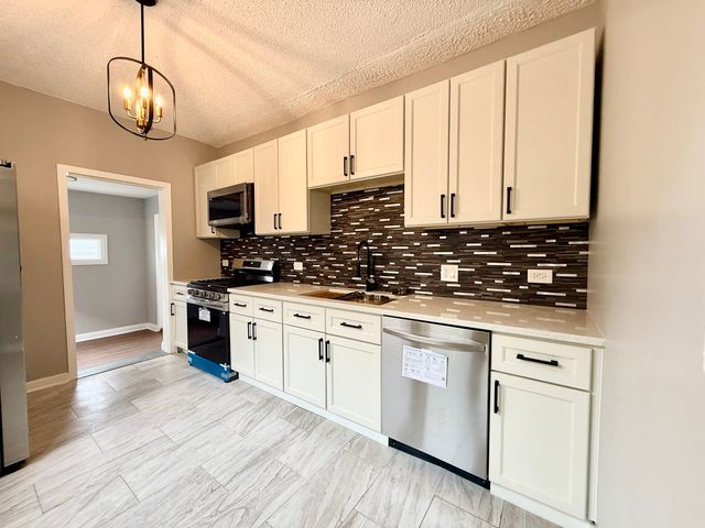 7945 S Perry Avenue, Chicago, IL 60620