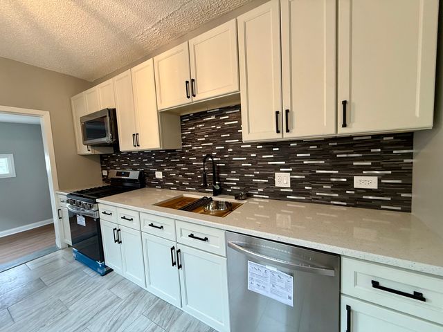 7945 S Perry Avenue, Chicago, IL 60620