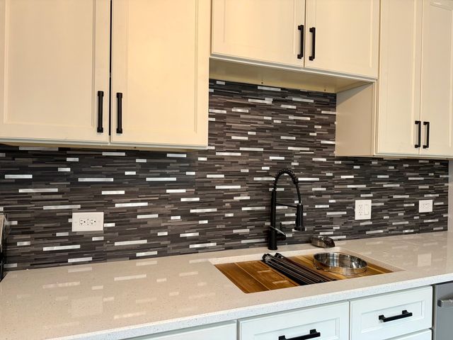 7945 S Perry Avenue, Chicago, IL 60620