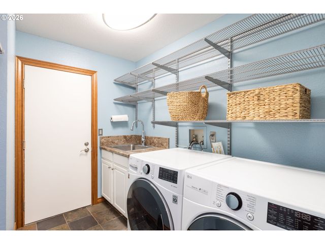 5481 Windsor Ter, West Linn, OR 97068