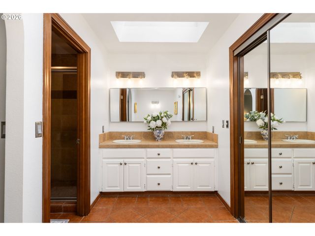 5481 Windsor Ter, West Linn, OR 97068