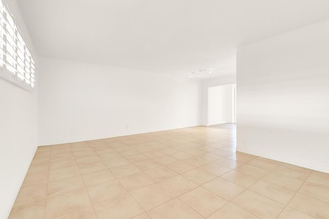 32 Colonial Club Drive 203, Boynton Beach, FL 33435