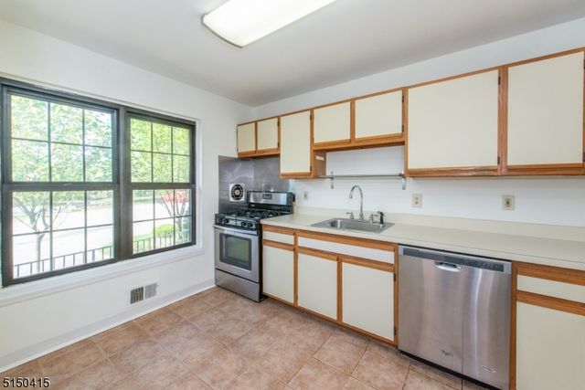 181 Long Hill Road 2, Little Falls Twp., NJ 07424