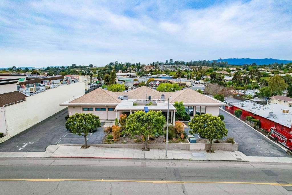 1035 S Main Avenue, Fallbrook, CA 92028 — photo 5