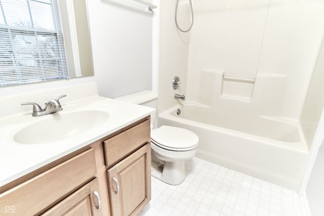 14313 Harrison Parkway, Fishers, IN 46038