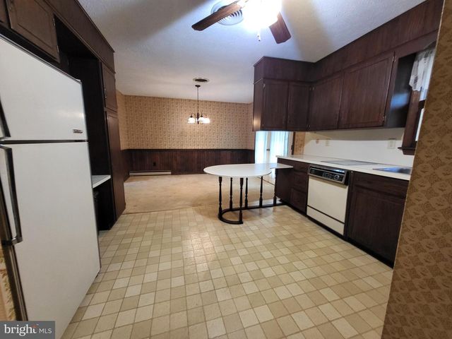 6540 MOUNTAIN DR, Chambersburg, PA 17202