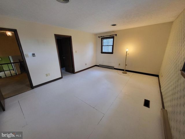 6540 MOUNTAIN DR, Chambersburg, PA 17202