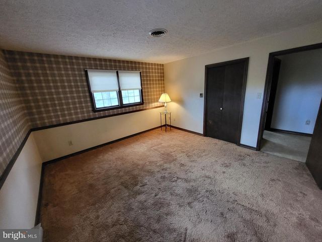 6540 MOUNTAIN DR, Chambersburg, PA 17202