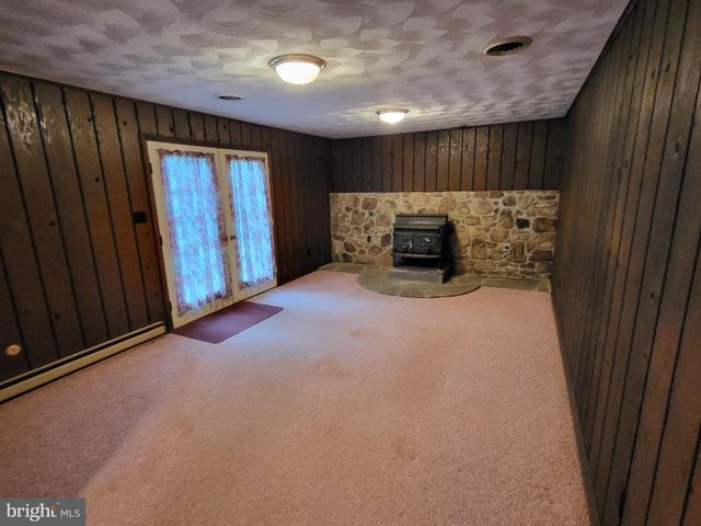 6540 MOUNTAIN DR, Chambersburg, PA 17202