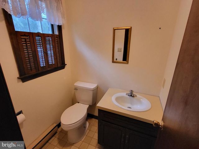 6540 MOUNTAIN DR, Chambersburg, PA 17202