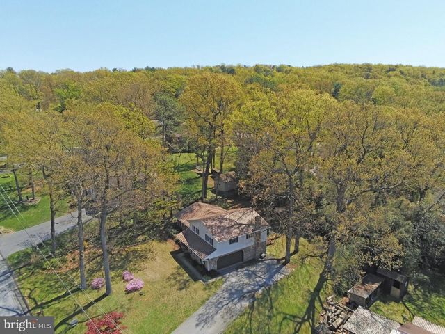 6540 MOUNTAIN DR, Chambersburg, PA 17202