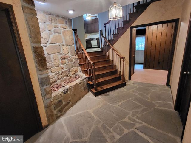 6540 MOUNTAIN DR, Chambersburg, PA 17202