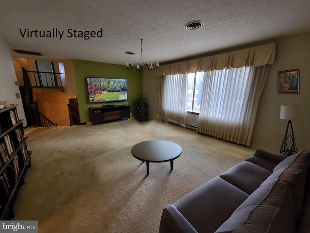 6540 MOUNTAIN DR, Chambersburg, PA 17202