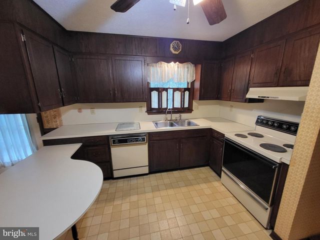6540 MOUNTAIN DR, Chambersburg, PA 17202