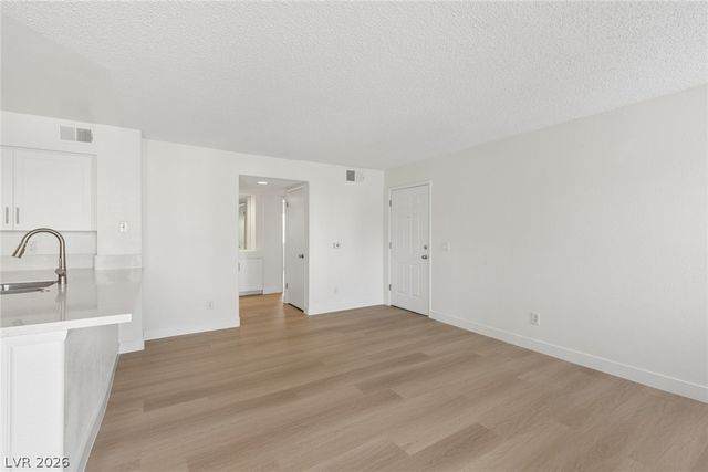 7901 Ryandale Circle 102, Las Vegas, NV 89145