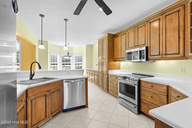 569 Fairburn Court NW, Calabash, NC 28467