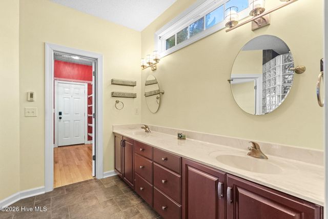 569 Fairburn Court NW, Calabash, NC 28467