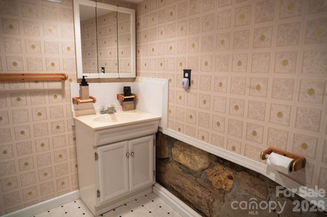 104 Ash Drive, Maggie Valley, NC 28751
